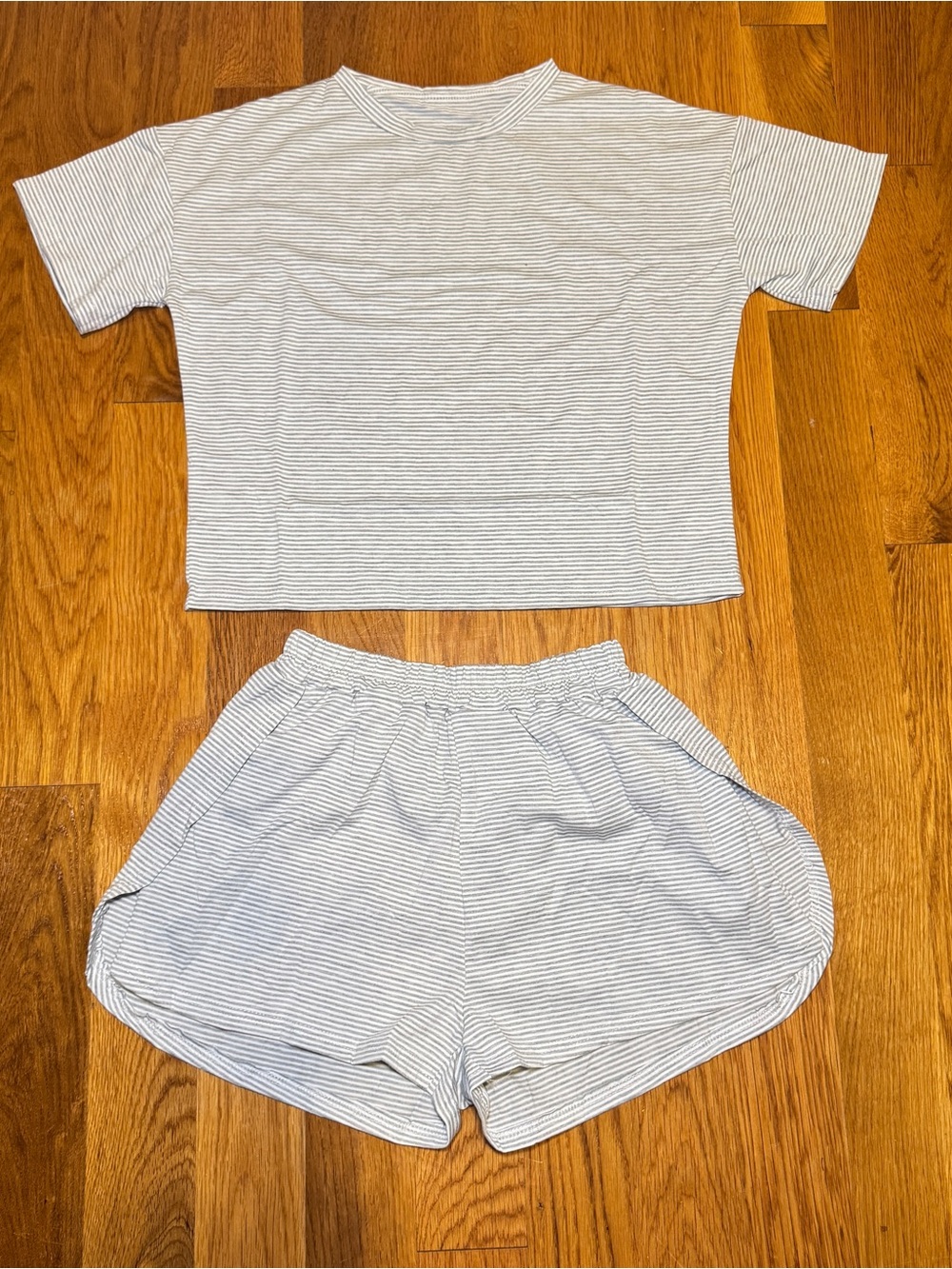 NWOT Softari Striped Short Sleeve Loungewear Set - White/Light Gray Size M